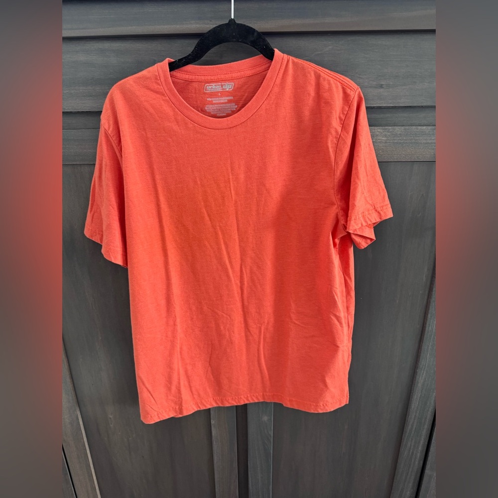 Urban Pipeline Men’s Large Bold Orange Tee